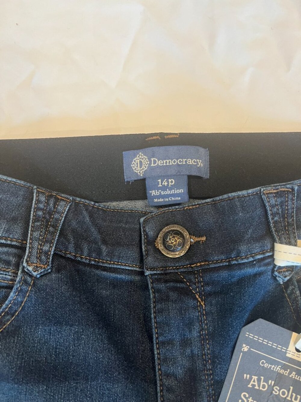 Democracy Women's Petite Ab Solution Straight Leg Jeans - 14P NWT - Picture 6 of 8